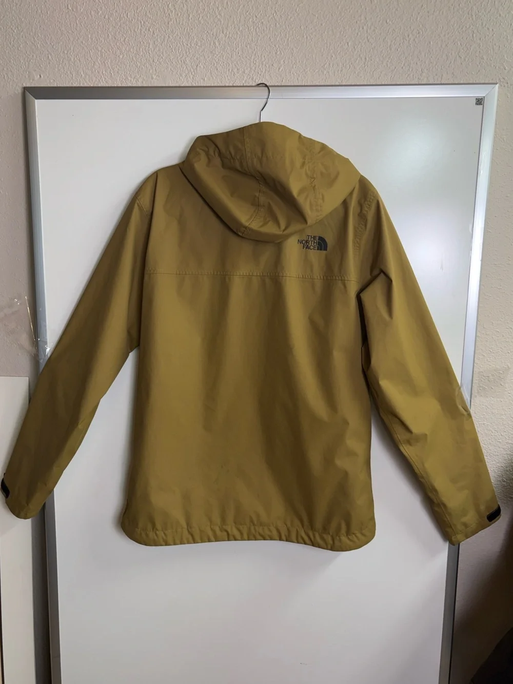The North Face DryVent Hooded Rain Jacket Mens M Khaki Waterproof Camo Lined